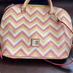 Like New *AUTHENTIC* Dooney & Bourke Zip Zip Satchel